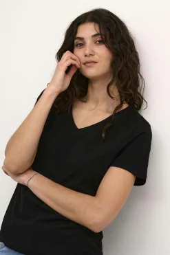 Naia T-shirt